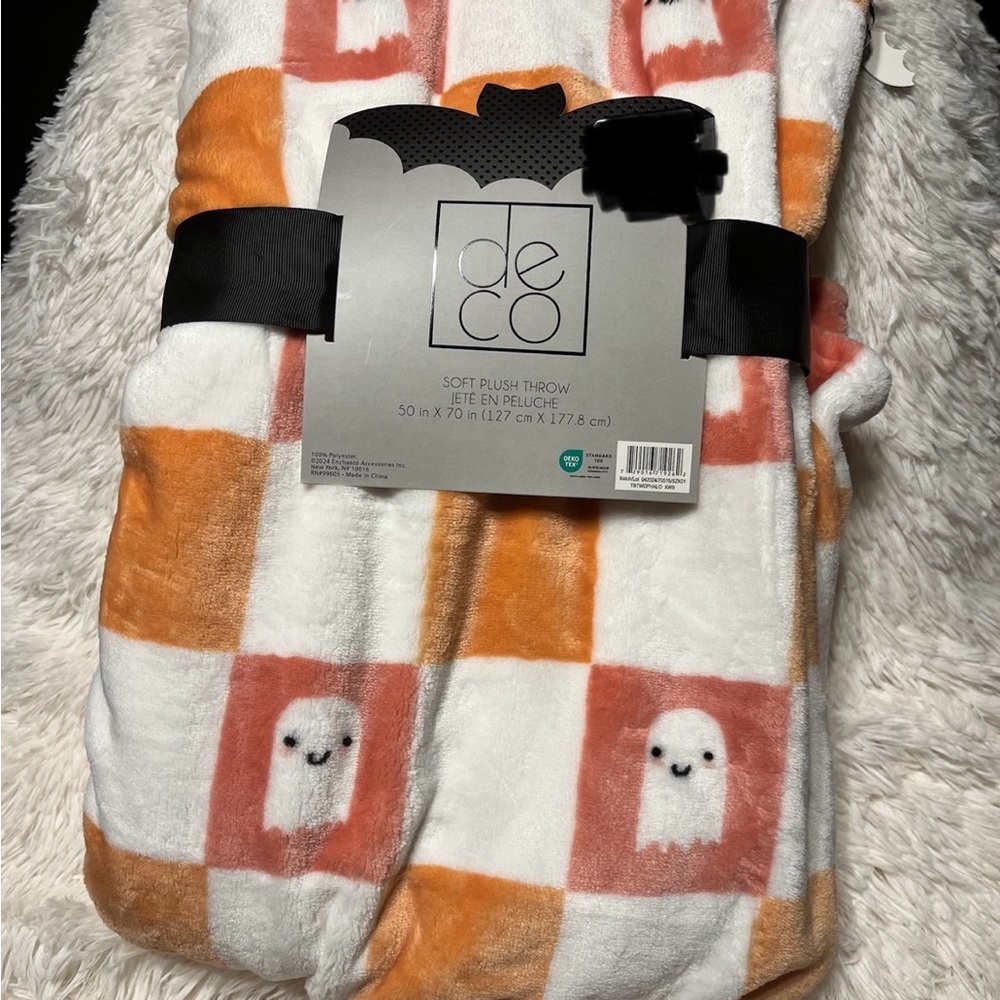 Viral Halloween Ghost Blanket